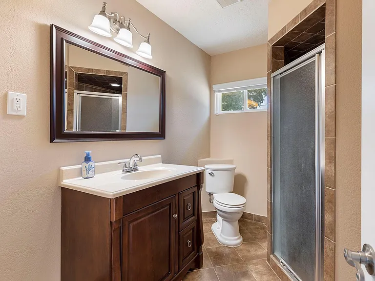 1802 Turnpike Rd — Photo 33