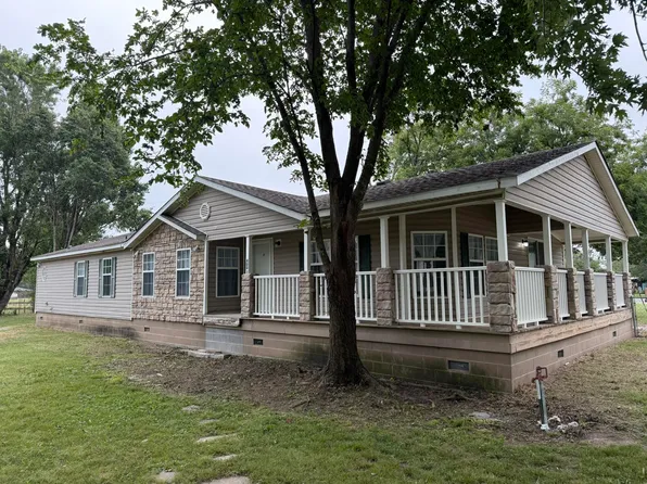 400 D St NW, Miami, OK 74354