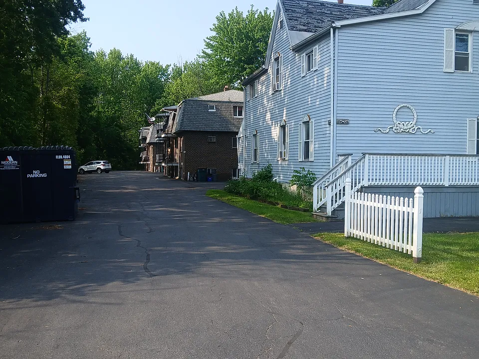 934 Walck Rd