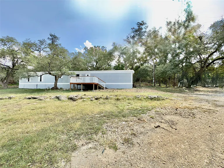 750 Oak Mdws — Photo 2