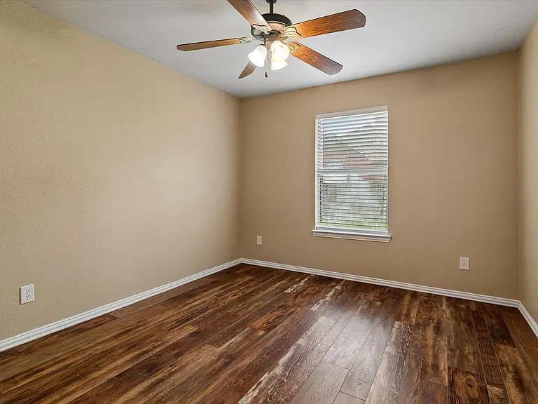 5001 Lake Crest Dr — Photo 14