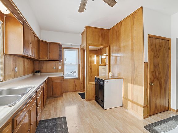 4th image of 1443 Hazelwood St