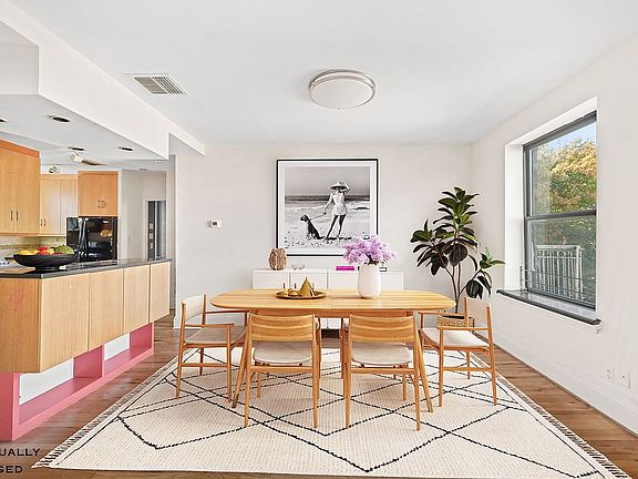 3rd image of 250 Park Pl #3AD