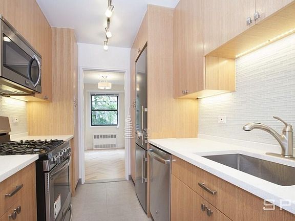 2nd image of 1523 2nd Ave #11G