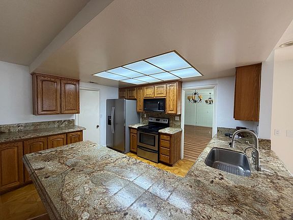 4th image of 2863 Sapphire Ave