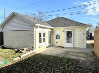 3662 S Rutland Ave, St Francis, WI 53235