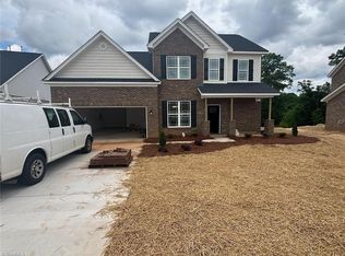 4515 Olivine Ln, Pfafftown, NC 27040