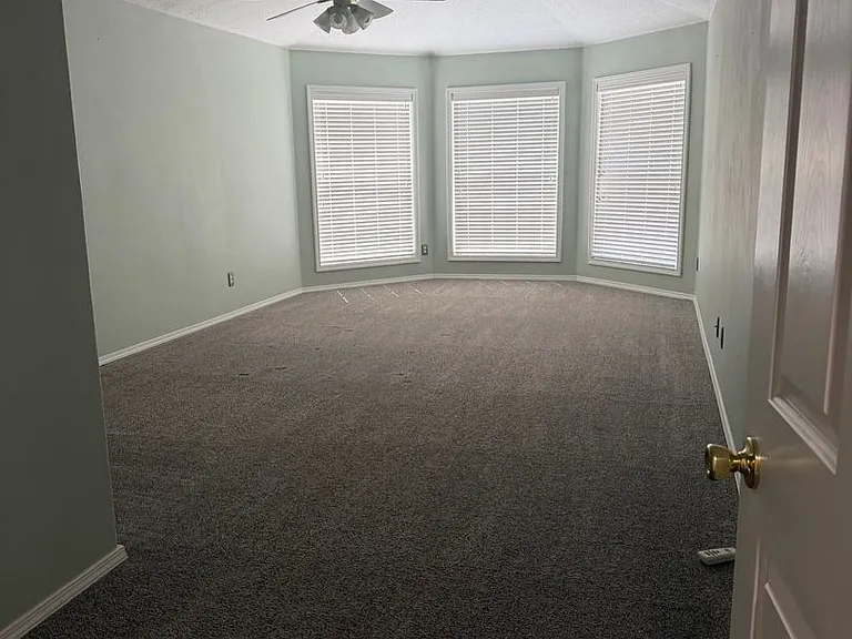 1311 Keystone Loop NE — Photo 28