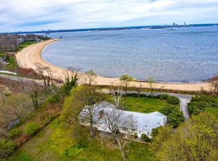 21 Hoffstots Ln, Port Washington, NY 11050