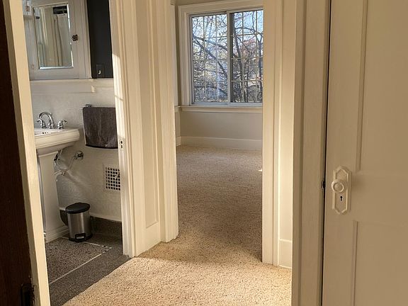 5th image of 1391 Lakepointe Ave #2