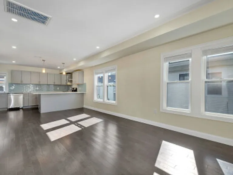 43 Wright Ave #2 — Photo 3