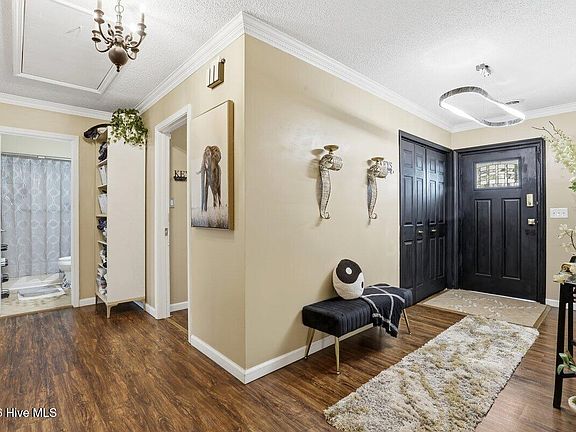 4th image of 810 Williams Road