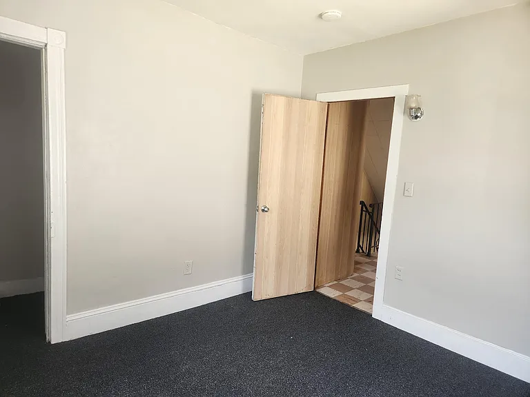 115 W Railroad St — Photo 12