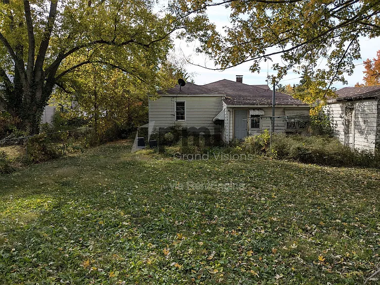 600 E Jefferson Ave — Photo 9