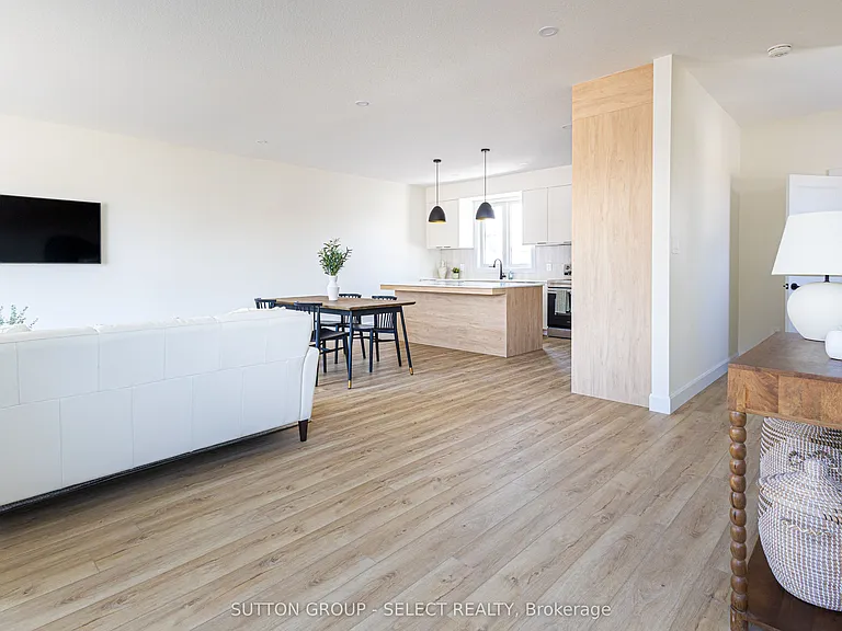 233 Upper Queen St #6 — Photo 9