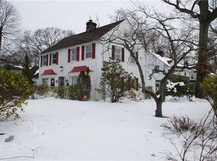 11 Long Beach Ave, Roosevelt, NY 11575