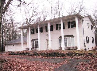 5270 Bittersweet Ln, Oshkosh, WI 54901