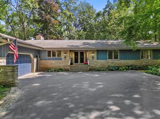 W220S3210 Trinity Ln, Waukesha, WI 53189