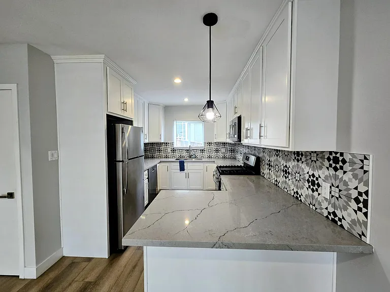 644 Pier Ave #1 — Photo 16