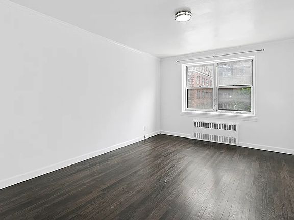 4th image of 350 E 30th St APT 3L