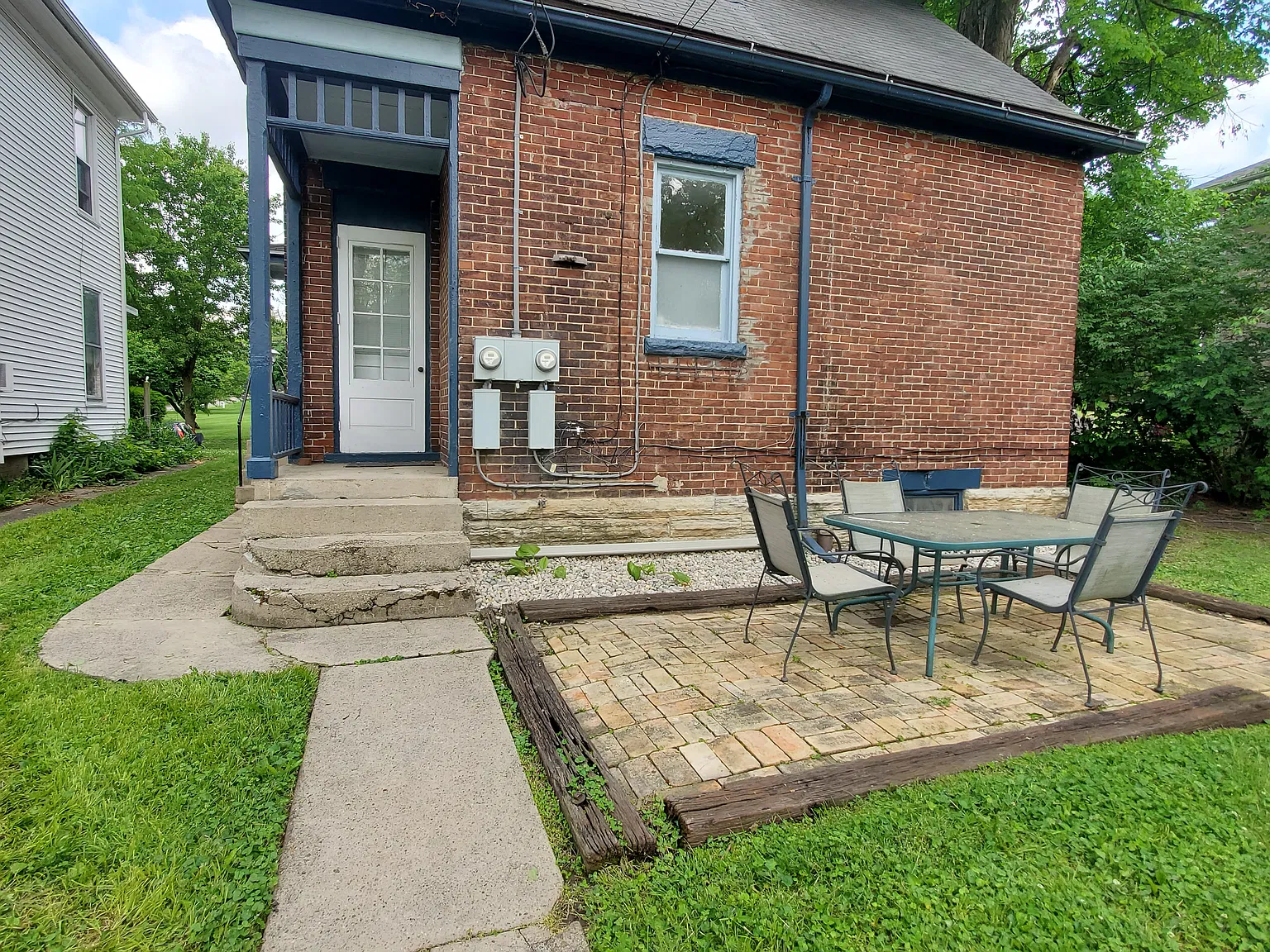 Affordable Duplex in Great Neighborhood — Photo 3