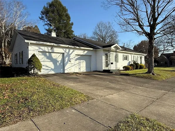 76 1st Ave, Greenville, PA 16125