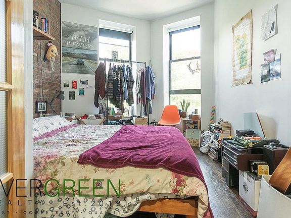 3rd image of 850 Lafayette Ave APT 2