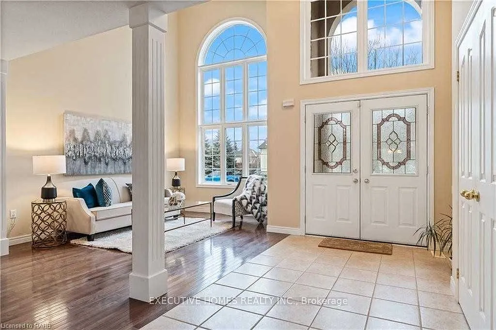 4 bed, $2,990 — Photo 4