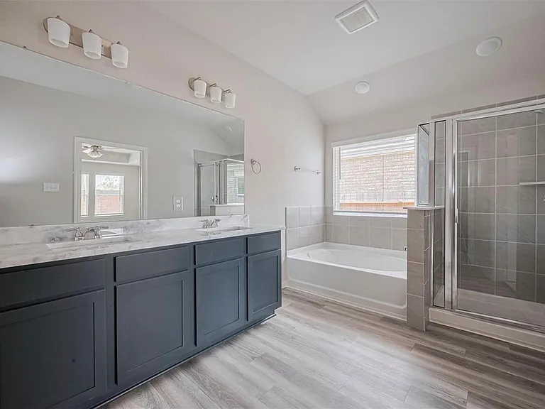 5818 Capri Forest Dr — Photo 17