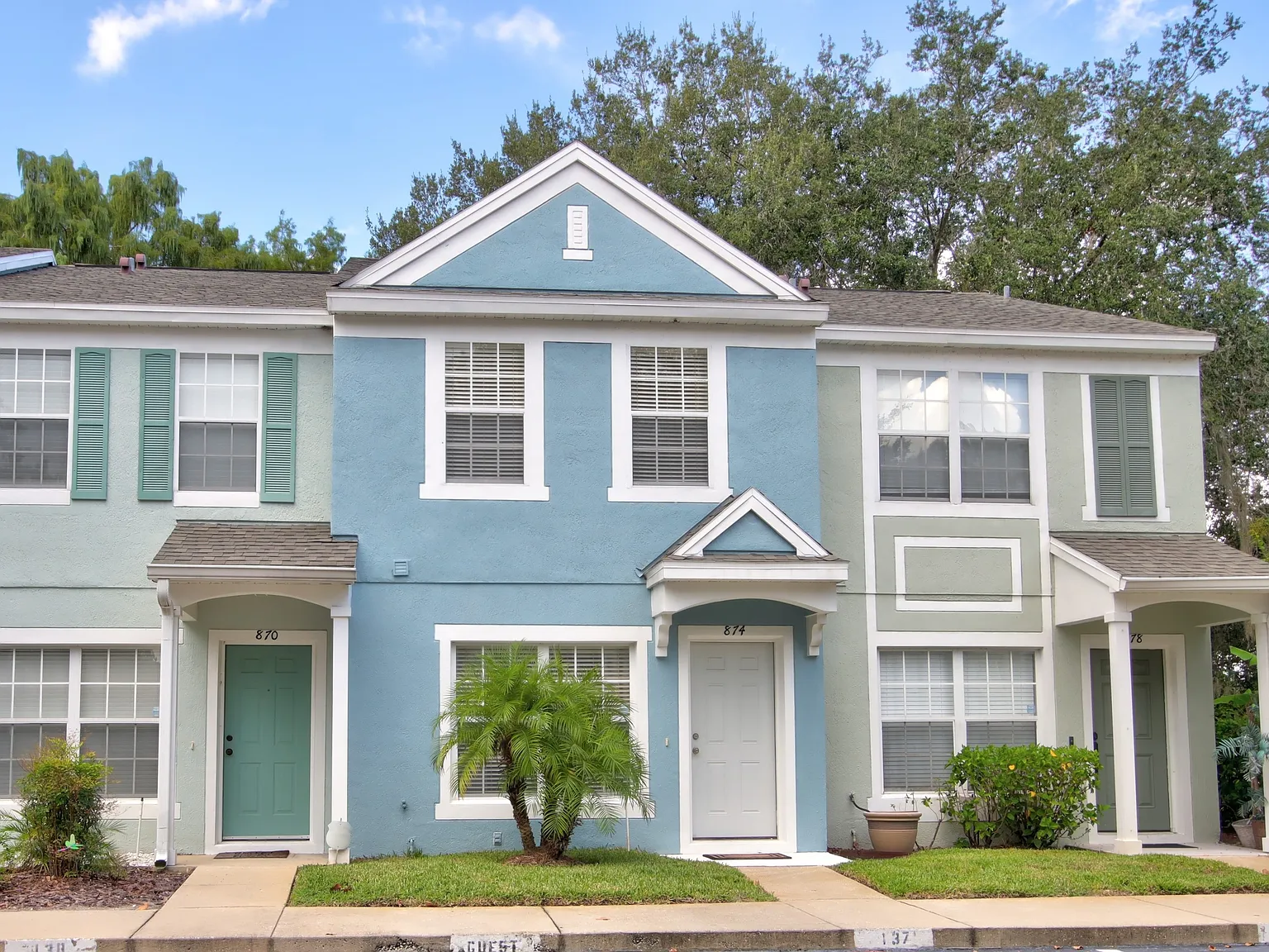 874 Vineland Pl — Photo 1