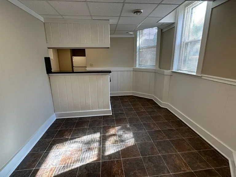 $1795 3 BA, 1 BA Lower Flat with Central Air - Close to UWM - 2500 N Bartlett — Photo 8