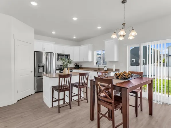 1318 Pamela St, Eagle Mountain, UT 84005