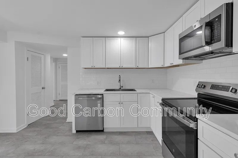 2 bed, 1.0 bath, $1,895 — Photo 3