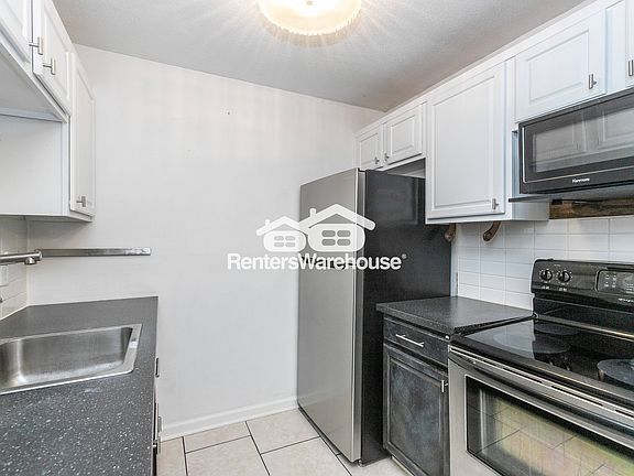 4th image of 4524 Holly St APT 22