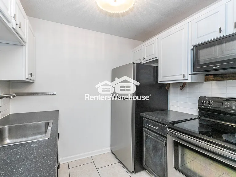 4524 Holly St #22 — Photo 4