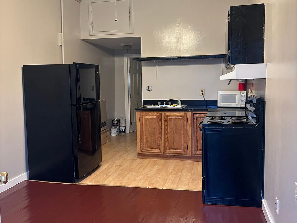1st image of 37-39 Mechanic St #39