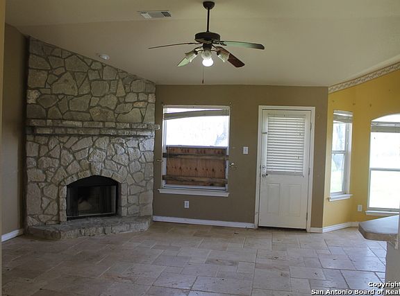 4th image of 21920 Savannah Hts