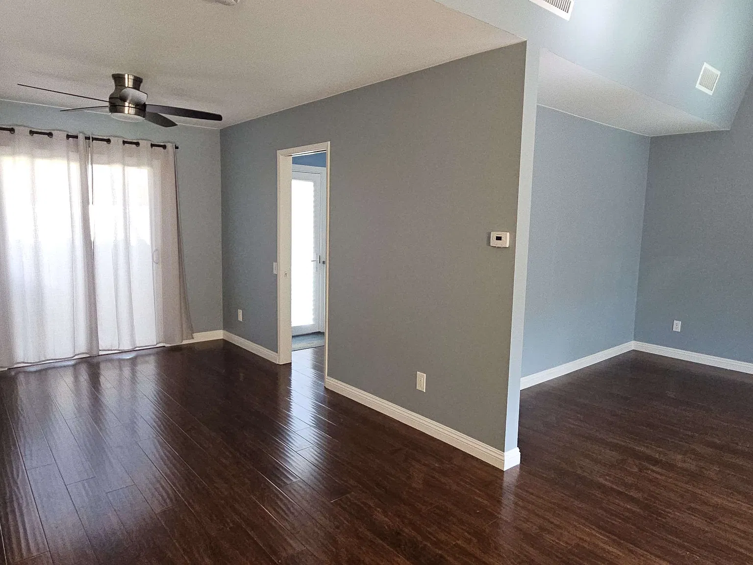 2 bed, 1105 sqft, $2,900 — Photo 4