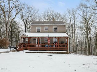 166 Eastwood Cir, Hawley, PA 18428