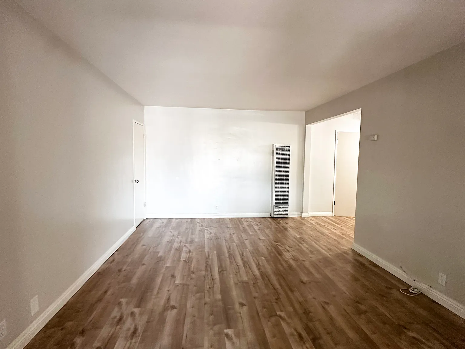 3 bed, 1.5 bath, $3,100 — Photo 4