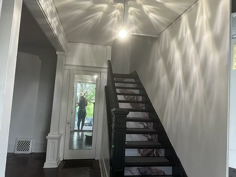 3352 Hudson Ave — Photo 5