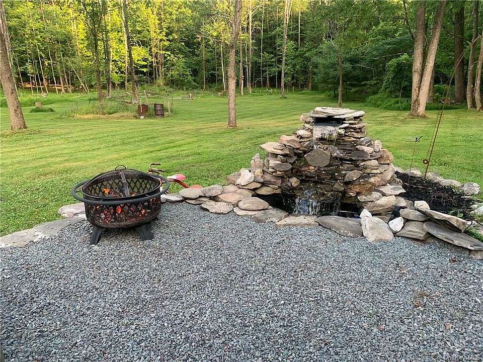 2nd image of 43 Lower Granite Rd