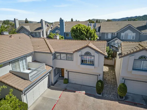 1074 Almaden Village Ln, San Jose, CA 95120
