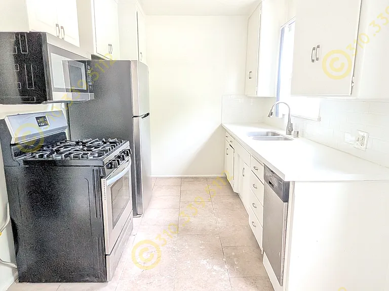 1377 S Sierra Bonita Ave #2 — Photo 10