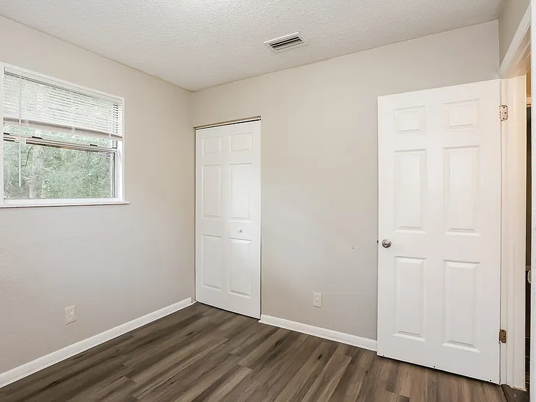 6812 Hawkins Ct — Photo 23