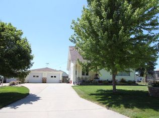 406 Said St, Cairo, NE 68824