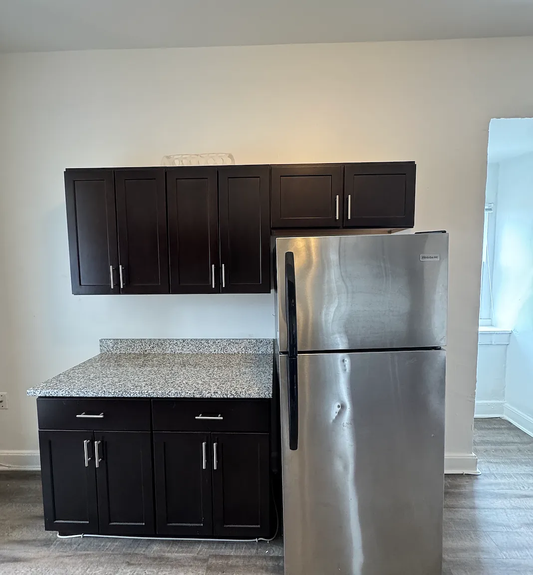 2 bed, 1000 sqft, $1,800 — Photo 2