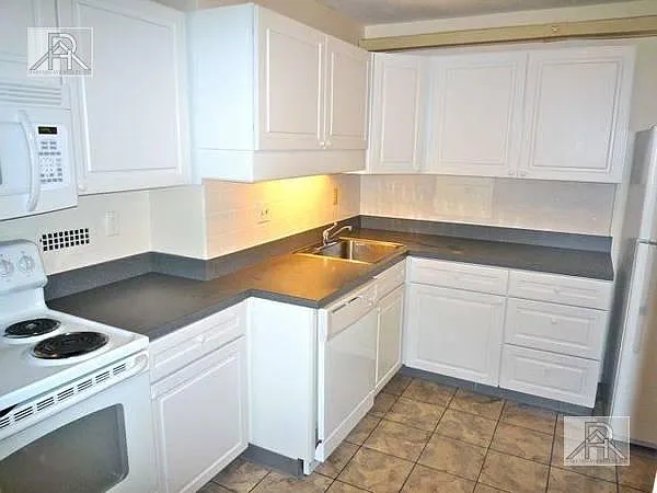 101 Monmouth St #314 — Photo 1