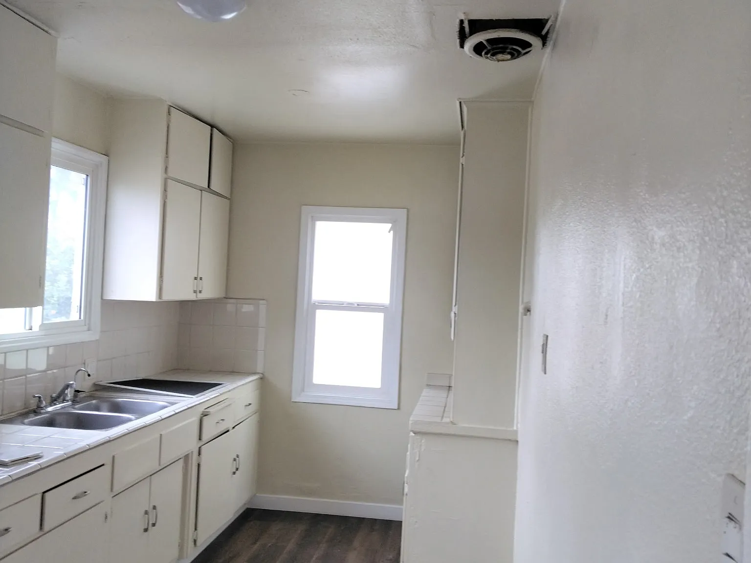 2519 Broadway — Photo 3