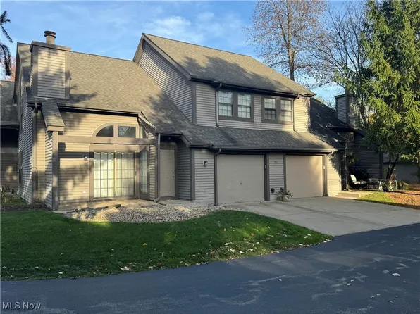 1233 Red Tail Hawk Ct Unit 4, Youngstown, OH 44512
